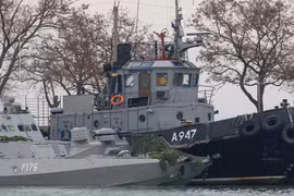 Tàu hải quân Ukraine bị bắt giữ tại cảng Kerch, Crimea, Nga ngày 26/11/2018. (Ảnh: AFP/ TTXVN)