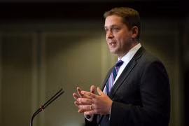 Thủ lĩnh đảng Bảo thủ đối lập ở Canada Andrew Scheer phát biểu tại Montreal ngày 7/5/2019. (Ảnh: AFP/TTXVN)