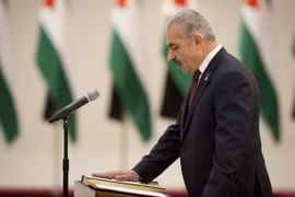 Tân Thủ tướng Palestine Mohammed Ishtaye tuyên thệ nhậm chức. (Nguồn: AP)
