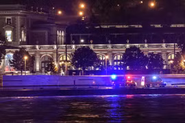 Hungary: Ít cơ hội tìm thấy người sống sót trong vụ chìm du thuyền