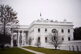 Bên ngoài Nhà Trắng ở Washington DC. (Ảnh: THX/TTXVN)
