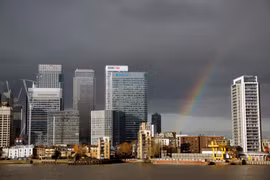 Quang cảnh trung tâm tài chính tại thủ đô London, Anh, ngày 19/11/2018. (Ảnh: AFP/TTXVN)