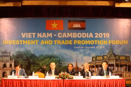Chủ tọa Diễn đàn xúc tiến đầu tư-thương mại Việt Nam-Campuchia. ((Ảnh: PV/Vietnam+)