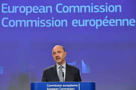 Ủy viên Liên minh châu Âu (EU) phụ trách các vấn đề kinh tế và thuế Pierre Moscovici tại cuộc họp báo ở Brussels, Bỉ ngày 3/4/2019. (Ảnh: AFP/TTXVN) 