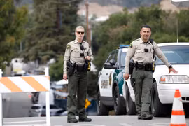 Cảnh sát gác tại hiện trường vụ xả súng tại Gilroy, California, Mỹ, ngày 29/7/2019. (Ảnh: THX/ TTXVN)