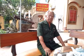 Ông Lâm Văn Bảng, Giám đốc Bảo tàng Chiến sỹ cách mạng bị địch bắt tù đày tại thôn Nam Quất, xã Nam Triều, huyện Phú Xuyên, thành phố Hà Nội. (Ảnh: Tuyết Mai/TTXVN)