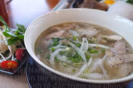 [Video] Cocktail vị phở, biến tấu độc đáo từ món ăn quốc hồn quốc túy