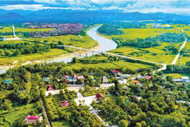 Hương Sơn một góc nhìn từ trên cao. (Nguồn ảnh: Đậu Bình)