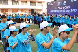 Ra quân phát động chiến dịch Giờ Trái đất xanh tại Việt Nam