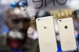 Mẫu điện thoại iPhone 16 của hãng Apple. (Ảnh: Kyodo/TTXVN)