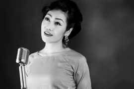 Minh Thu quen mà lạ trong áo dài Trần Lệ Xuân. (Ảnh:Nhân vật cung cấp)