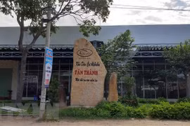Điểm giao dịch của Công ty Cổ phần địa ốc Alibaba tại xã Châu Pha, thị xã Phú Mỹ, tỉnh Bà Rịa-Vũng Tàu. (Ảnh: Huỳnh Sơn/TTXVN)