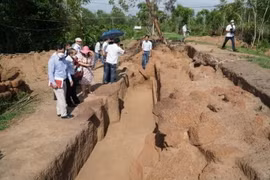 Di chỉ khảo cổ Vòng Thành Đá Trắng, ấp Gò Cát, xã Phước Thuận, huyện Xuyên Mộc được phát hiện từ năm 2002 với nhiều loại hình di tích cùng các di vật. (Ảnh: Hoàng Nhị/TTXVN)