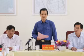 Bí thư Tỉnh ủy An Giang Lê Hồng Quang phát biểu tại buổi làm việc. (Ảnh: Công Mạo/TTXVN)