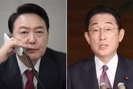 Tổng thống đắc cử Yoon Suk-yeol điện đàm với Thủ tướng Nhật Bản Fumio Kishida. (Nguồn: Yonhap)