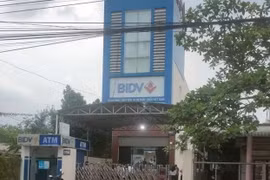 Chi nhánh BIDV tỉnh Bình Dương sau vụ cướp vào chiều nay.