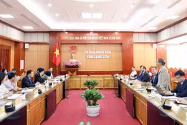 Quang cảnh buổi làm việc. (Ảnh: Anh Tuấn/TTXVN)