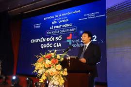 Thứ trưởng Bộ thông tin và truyền thông Nguyễn Huy Dũng phát biểu tại Lễ phát động Viet Solutions 2022. (Ảnh: PV/Vietnam+)