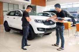 Các đại lý kinh doanh xe đang tìm các phương án để kích cầu xe trong bối cảnh tiêu thụ suy giảm mạnh. (Ảnh minh họa: PV/Vietnam+)