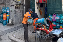 Sau 6 đợt giảm giá, giá gas bán lẻ trong nước lại tăng. (Ảnh minh họa: PV/Vietnam+)