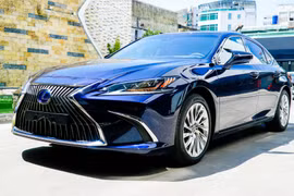 Ngoại hình Lexus ES 300h phiên bản mới. (Ảnh nguồn: TMV)