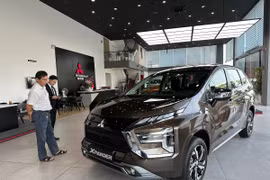 Thị trường ôtô sau khi chính sách giảm 50% lệ phí trước bạ đã có diễn biến mới. (Ảnh: PV/Vietnam+)