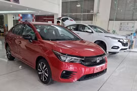 Thị trường ôtô Việt kết thúc năm 2023 với con số 369.479 xe bán ra. (Ảnh minh hoạ: Minh Hiếu/Vietnam+)