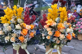 Hoa hồng ngoại nhập tăng giá mạnh trong ngày 8/3. (Ảnh: Thảo Nguyên/Vietnam+)