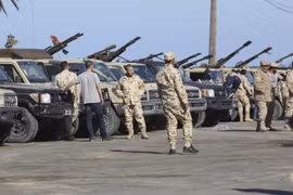 Lực lượng ủng hộ GNA ở ngoại ô Tripoli. (Ảnh: AFP)