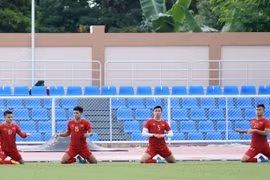 Tinh thần các cầu thủ Việt Nam đều rất tốt sau trận thắng Brunei. (Ảnh: Hoàng Linh/TTXVN)
