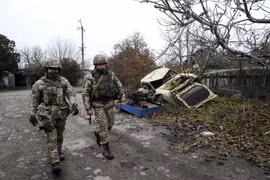 Binh sĩ Ukraine tại khu vực Shyrokyne ở miền Đông nước này. (Ảnh: AFP/ TTXVN)