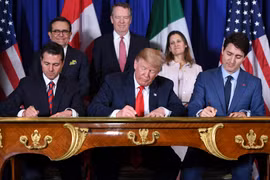 Các nhà lãnh đạo Mỹ, Mexico và Canada ký kết hiệp định USMCA tại Buenos Aires, Argentina (Nguồn: AFP/TTXVN)