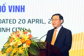 Ủy viên Bộ Chính trị, Phó Thủ tướng Vương Đình Huệ phát biểu tại hội nghị. (Ảnh: Tá Chuyên/TTXVN)
