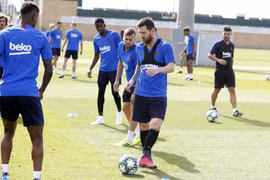 Messi quay trở lại tập luyện cùng các đồng đội. (Ảnh: FC Barcelona)