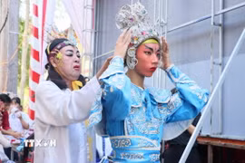 Một tiết mục biểu diễn hát bội. (Nguồn: TTXVN)