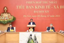 Thủ tướng Phạm Minh Chính chủ trì Phiên họp thứ nhất Tiểu ban Kinh tế-Xã hội Đại hội XIV của Đảng. (Ảnh: Dương Giang/TTXVN)