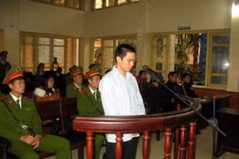 TAND tỉnh Bắc Giang xét xử bị cáo Lý Nguyễn Chung - hung thủ thực sự trong vụ án oan của ông Nguyễn Thanh Chấn. (Ảnh: Việt Hùng/TTXVN)
