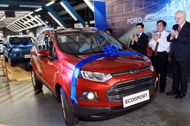 Đại sứ Mỹ tại Việt Nam, David Shear, tại lễ ra mắt mẫu xe Ford EcoSport tại Nhà máy Ford Việt Nam. (Ảnh: Trần Việt/​TTXVN)