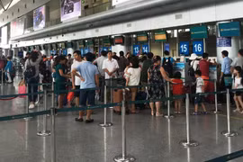Giá vé máy bay có nhiều dải giá và các cung chặng khác nhau. (Ảnh: Việt Hùng/Vietnam+)