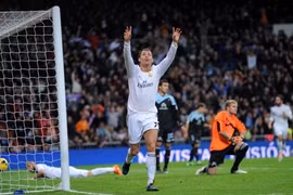 Cristiano Ronaldo và Kaka cùng đạt cột mốc ấn tượng