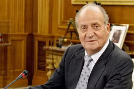 Hoàng cung Tây Ban Nha: Vua Juan Carlos thoái vị vì lý do chính trị