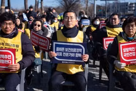 Các bác sỹ ở Seoul phản đối kế hoạch tăng số lượng của chính phủ. (Nguồn: Getty images)