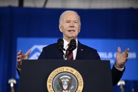 Tổng thống Mỹ Joe Biden phát biểu tại Milwaukee, Wisconsin. (Ảnh: AFP/TTXVN)