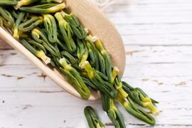Tâm sen là bộ phận màu xanh lá, nằm ở giữa hạt sen.