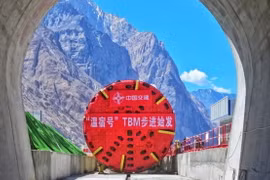 Máy khoan đường hầm (TBM) để khoan dưới dòng sông băng khổng lồ. (Nguồn: QQ)