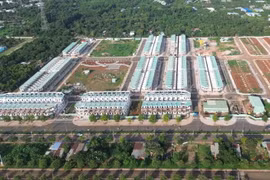 Dự án nhà ở xã hội đang được xây dựng tại thành phố Long Khánh (Đồng Nai). (Ảnh: Công Phong/TTXVN)