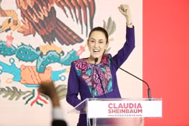 Bà Claudia Sheinbaum phát biểu trước những người ủng hộ sau khi giành chiến thắng trong cuộc bầu cử Tổng thống tại Mexico City, ngày 3/6. (Ảnh: THX/TTXVN)