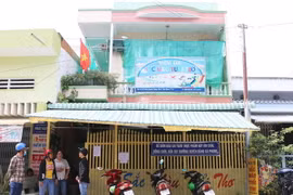 Cơ sở nhóm trẻ “Sắc Màu Tuổi Thơ” (phường Bình Khánh, thành phố Long Xuyên, tỉnh An Giang), nơi xẩy ra sực việc. (Ảnh: Công Mạo/TTXVN)