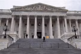 Lối vào Hạ viện Mỹ tại Đồi Capitol ở Washington DC. (Ảnh: AFP/TTXVN)