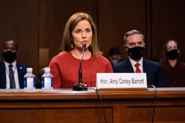 Ứng cử viên Thẩm phán Tòa án Tối cao Amy Coney Barrett phát biểu tại phiên điều trần của Ủy ban Tư pháp Thượng viện Mỹ ở Washington, DC. (Ảnh: AFP/TTXVN)